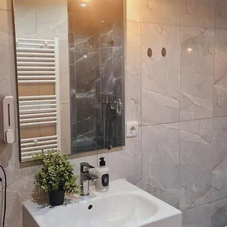 Flat 9 * Üsküp